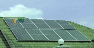 Lire la suite à propos de l’article  Installation solaire de 11KWc/17KVA/30KWh effectué par ARES DRC à Kisangani