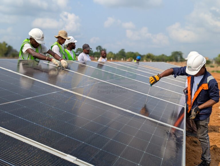 Energie : ARES DRC lance officiellement la fixation des panneaux solaires de sa centrale photovoltaïque de 200 kWc à Kisangani